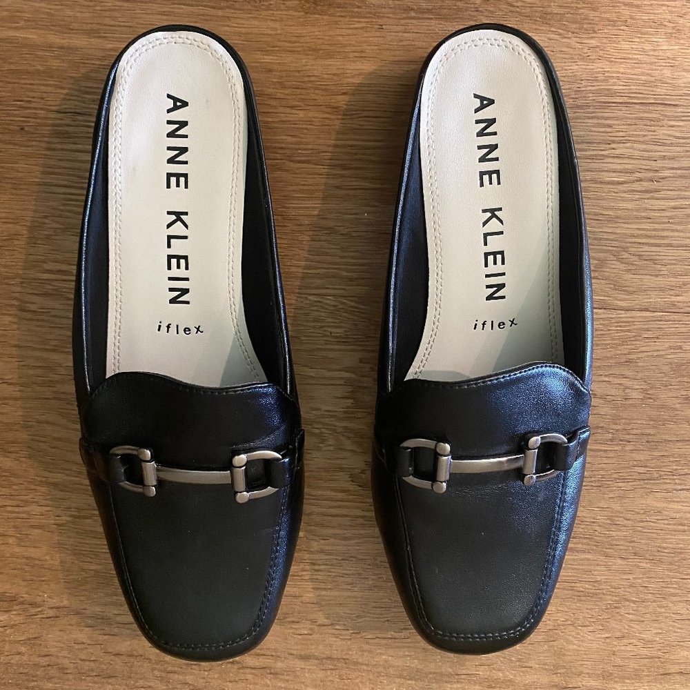 Anne Klein Vintage Black Slides